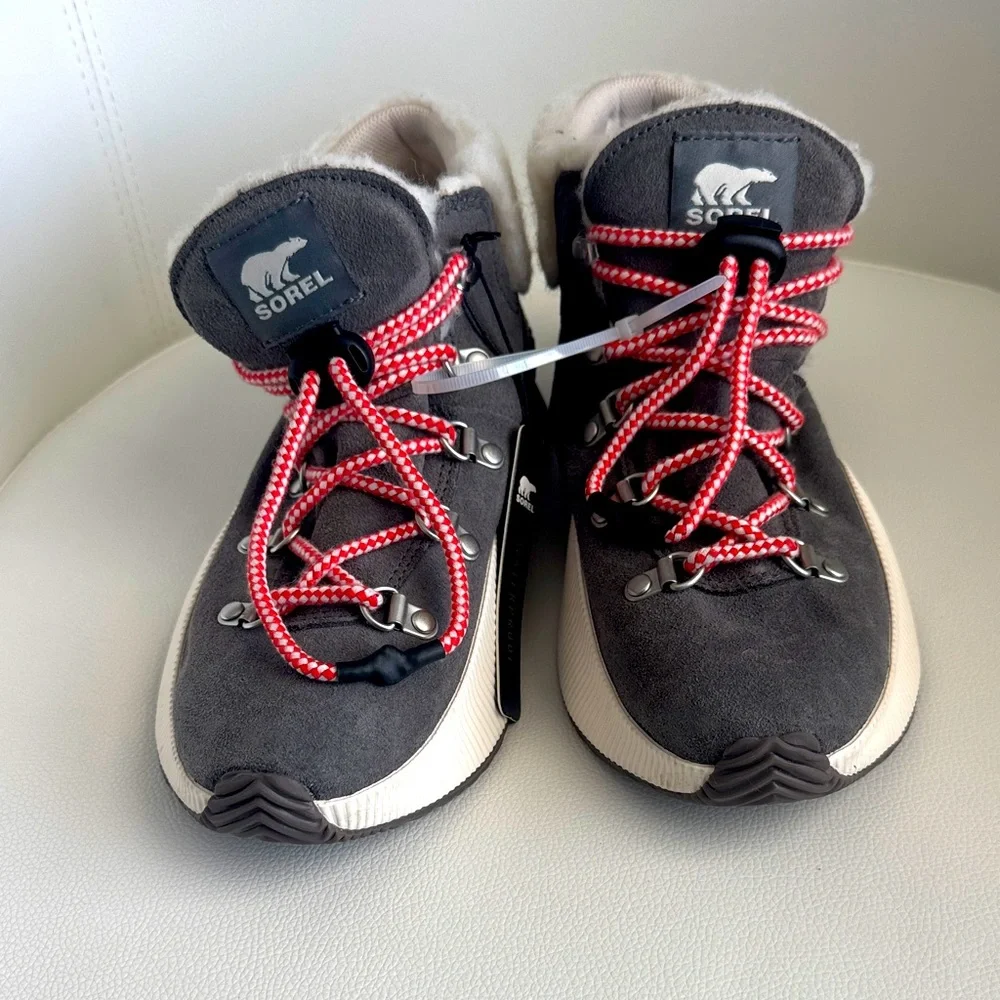 NWT Out N About Sorel Kids Waterproof Boots - Charcoal with Red Laces Size 5. - Picture 2 of 6